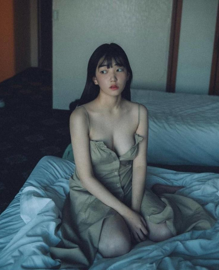 웃
